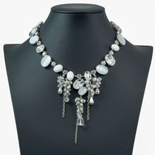Load image into Gallery viewer, ネックレス ボヘミアングラス ラインストーン ホワイト クリアカラー ハンギング 40cm nl130061
