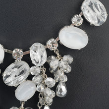 Load image into Gallery viewer, ネックレス ボヘミアングラス ラインストーン ホワイト クリアカラー ハンギング 40cm nl130061
