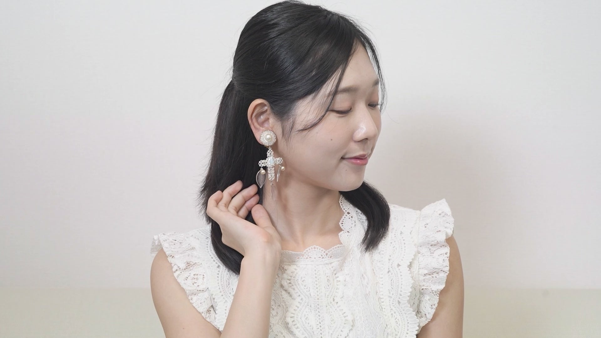 イヤリング ボヘミアングラス パール ホワイト クロス リーフ ロング 059303