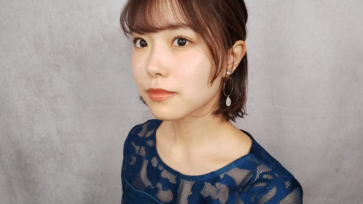 上品な光沢が美しい白蝶貝のイヤリング