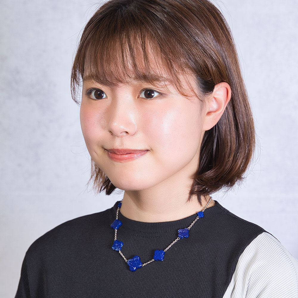 ロイヤルブルーが美しいラピスラズリのネックレス