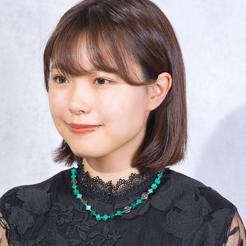 マラカイトとスモーキークォーツを組み合わせたネックレス