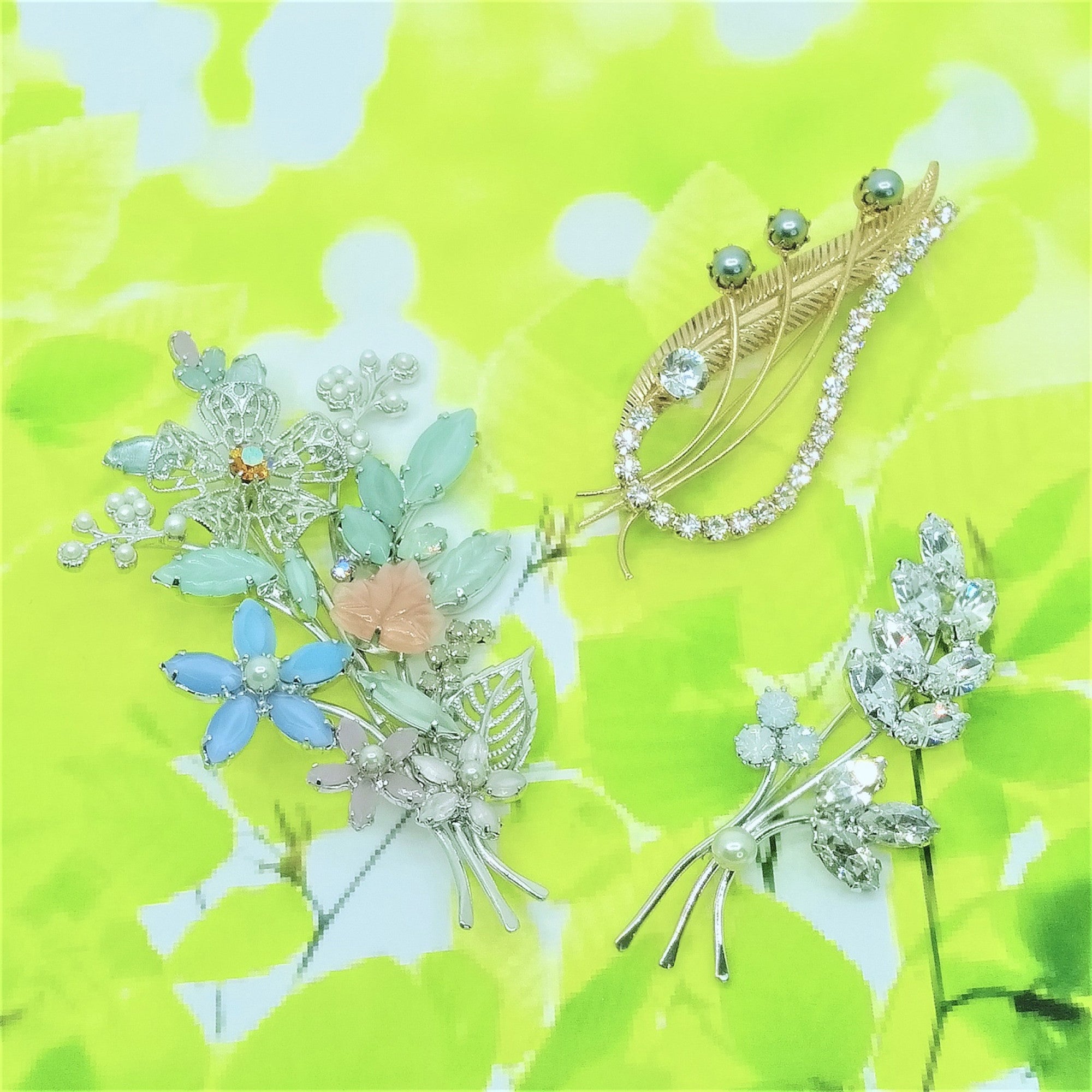 ブローチ ラインストーン ボヘミアングラス パール フラワー パステル